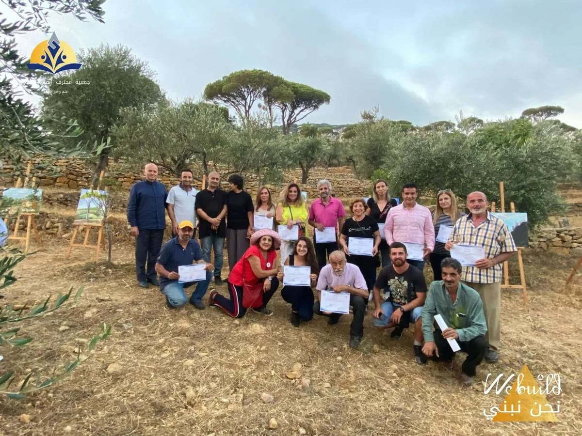 اللقاء التشكيلي الاول