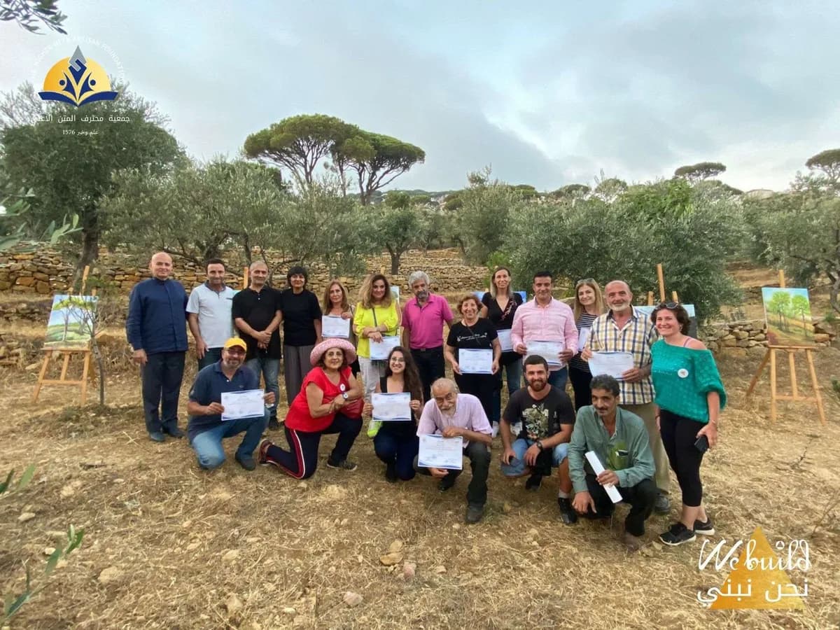 اللقاء التشكيلي الاول