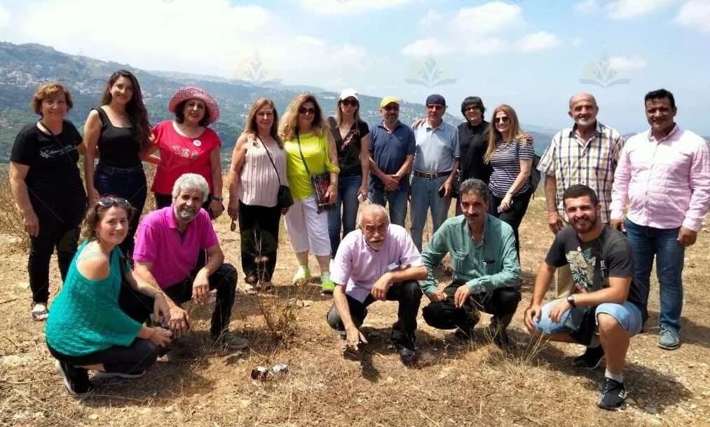 اللقاء التشكيلي الاول