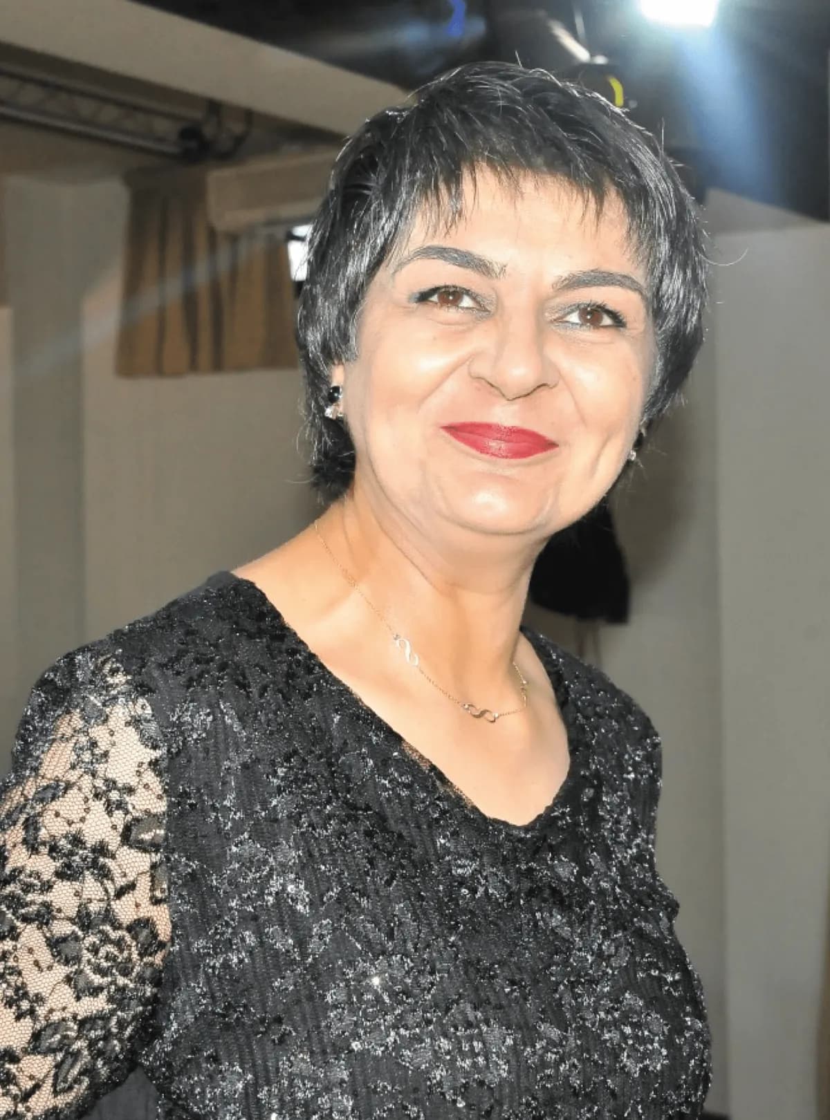 إيناس نويهض